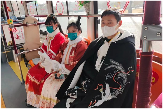 老家河南 心的春運(yùn)︱熟悉的春節(jié)里！ 看洛陽公交人的過年儀式感 
